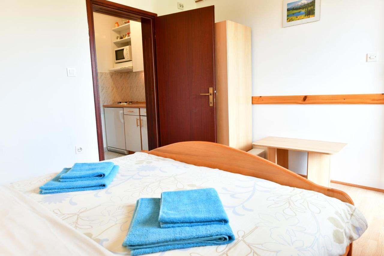 Guesthouse Ante Hodak Selište Drežničko Exterior foto