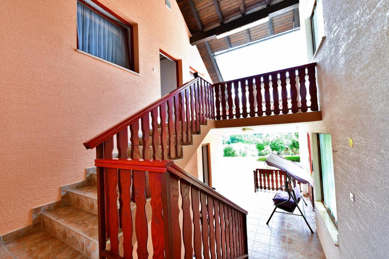 Guesthouse Ante Hodak Selište Drežničko Exterior foto